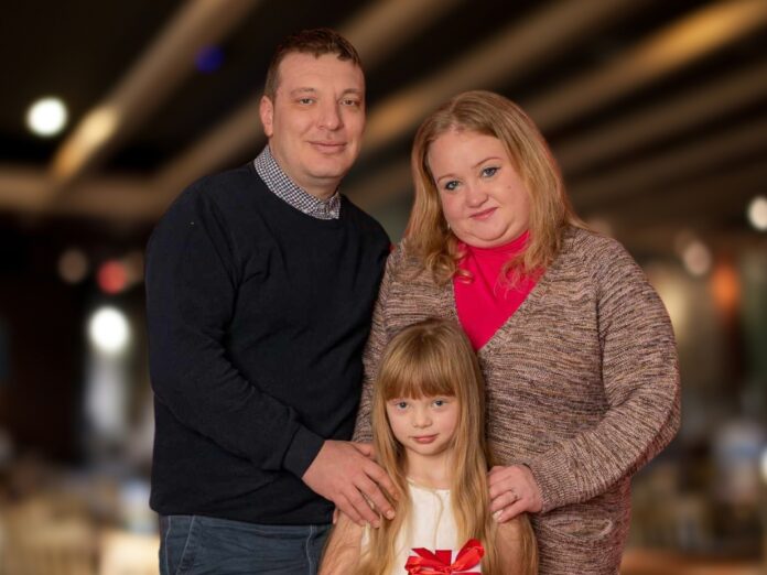 Madalina and Lucian Avasiloaiei - 4Ev3R TasTy By MaDa